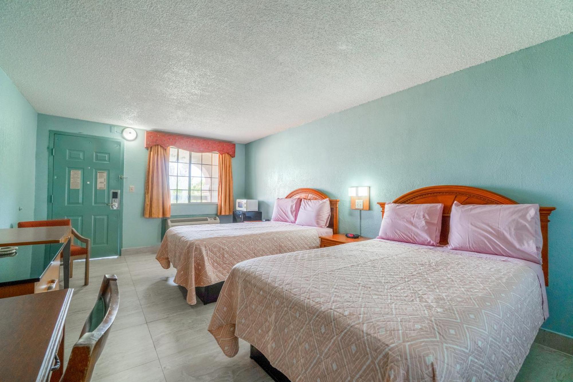 Lone Star Inn & Suites By Oyo Harlingen Tx Buitenkant foto