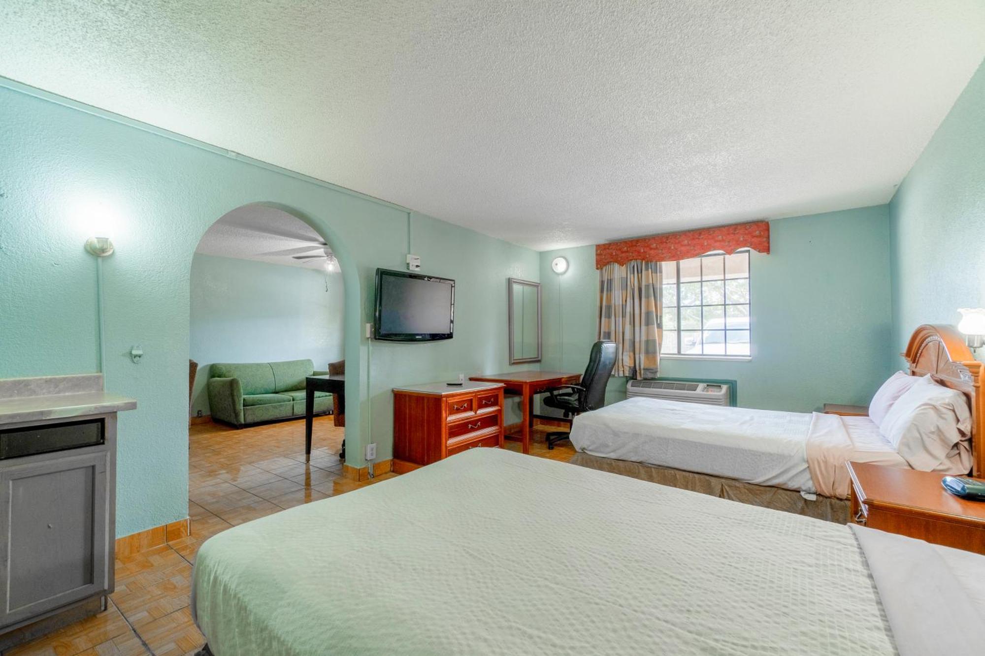 Lone Star Inn & Suites By Oyo Harlingen Tx Buitenkant foto