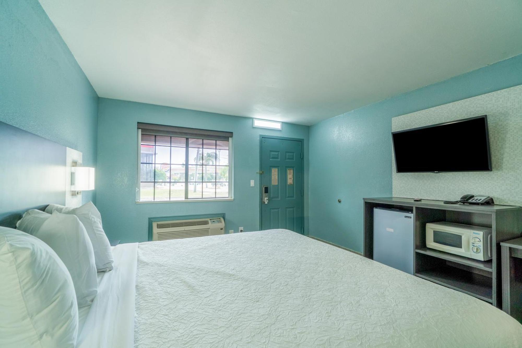 Lone Star Inn & Suites By Oyo Harlingen Tx Buitenkant foto